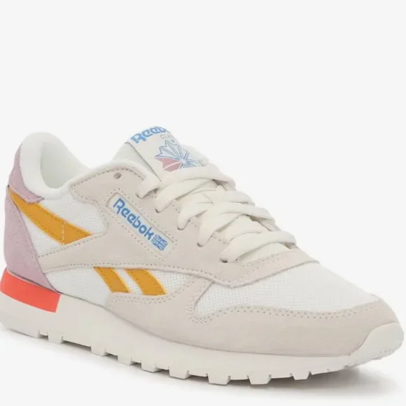 Reebok-Classic Leather Sneaker - Women's NWT size 8.5 - Picture 1 of 4